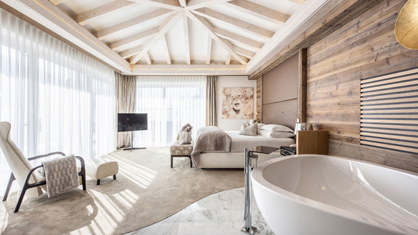 Das Hotel mit Whirlpool und Sauna im Zimmer in Südtirol Das Hotel mit Whirlpool und Sauna im Zimmer in Südtirol