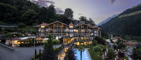 Der Quellenhof – Ihr Tennishotel in Südtirol bei Meran