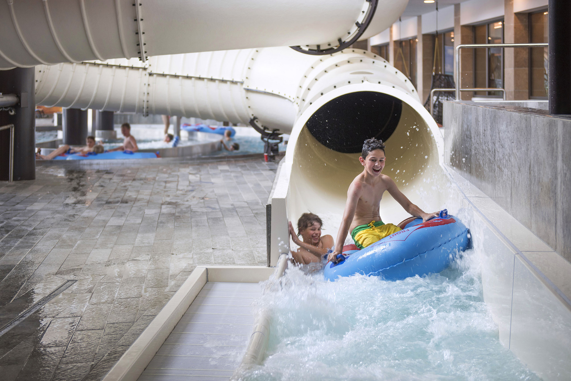 Willkommen im Familienhotel in Südtirol mit Wasserrutsche! Willkommen im Familienhotel in Südtirol mit Wasserrutsche!