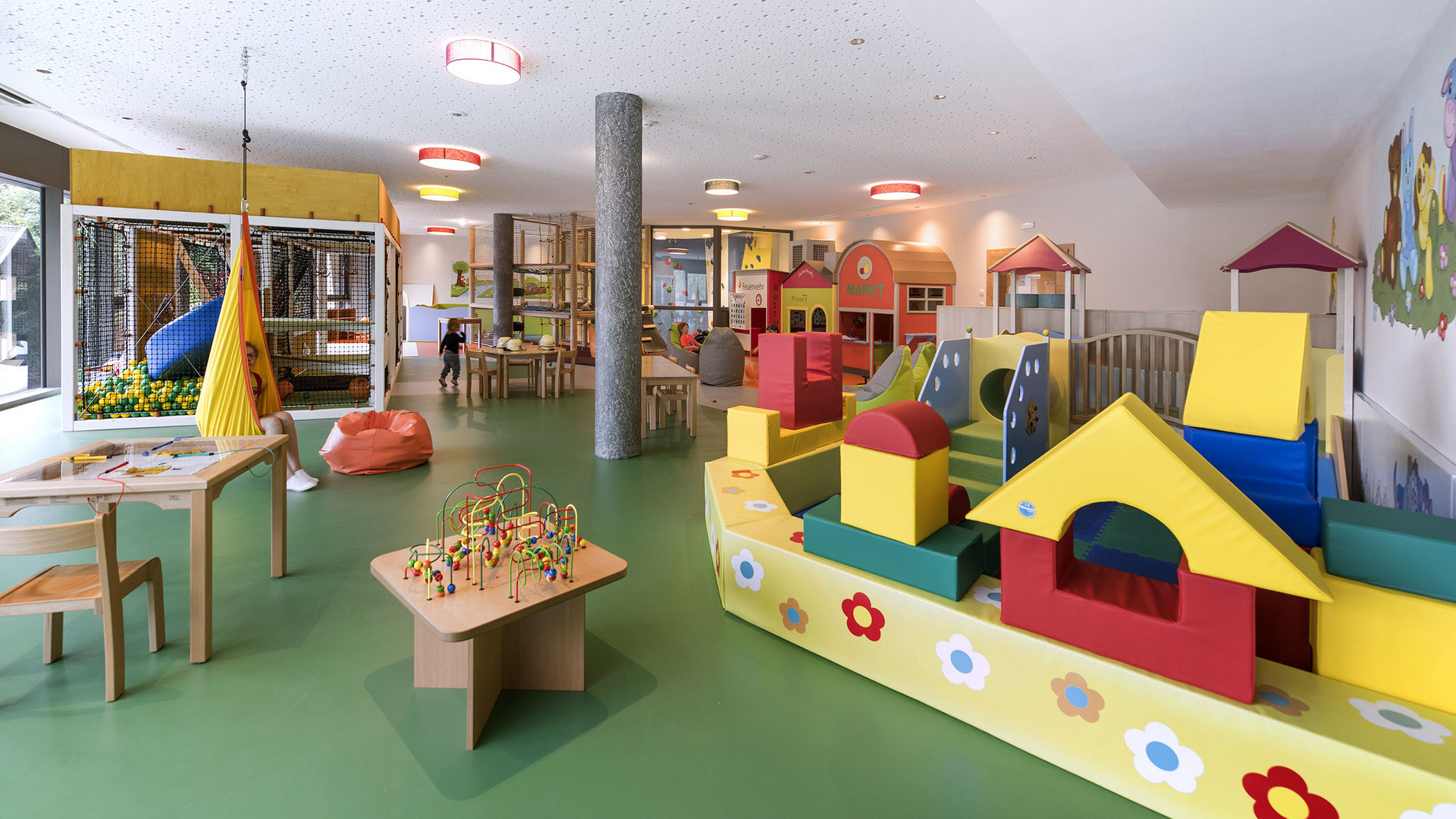 Kleinkinderbetreuung im Quellenhof Kleinkinderbetreuung im Quellenhof