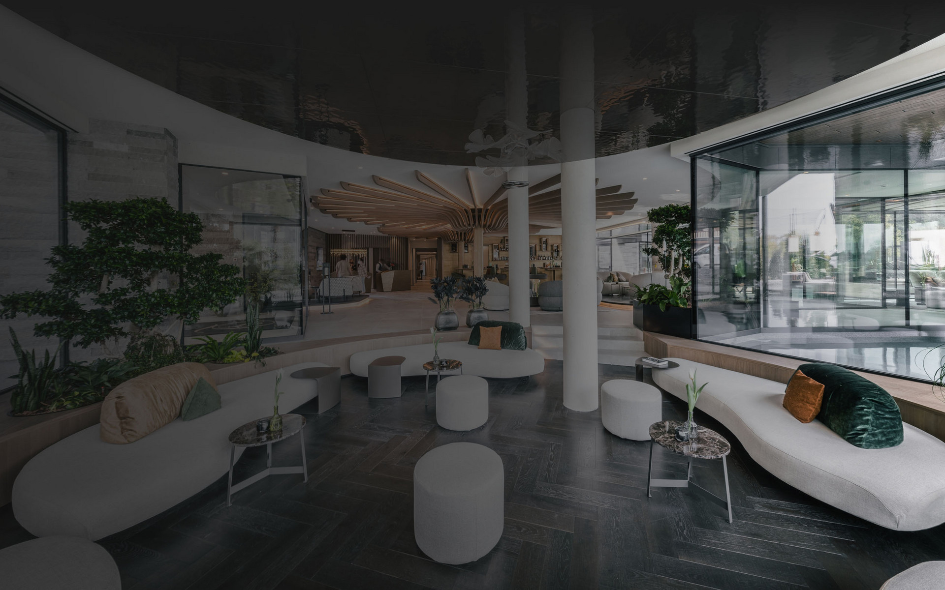 Das wohl luxuriöseste Wellnesshotel in Südtirol Das wohl luxuriöseste Wellnesshotel in Südtirol