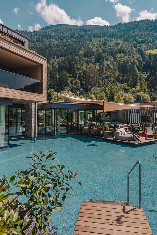 Das wohl luxuriöseste Wellnesshotel in Südtirol Das wohl luxuriöseste Wellnesshotel in Südtirol