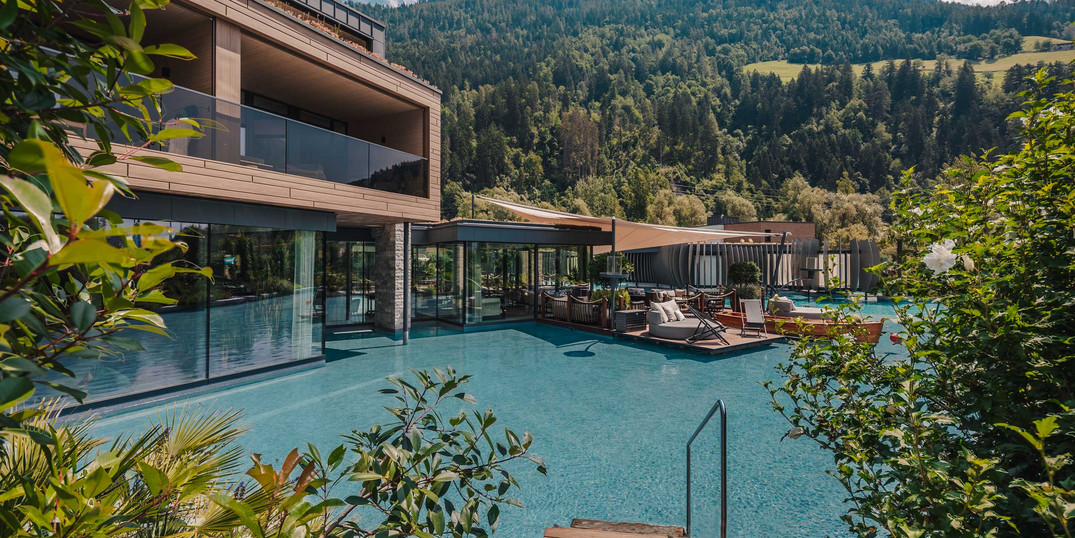 Das wohl luxuriöseste Wellnesshotel in Südtirol Das wohl luxuriöseste Wellnesshotel in Südtirol