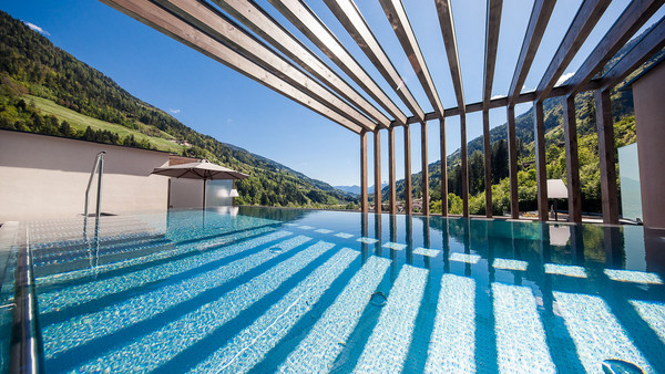 Das Hotel mit Whirlpool und Sauna im Zimmer in Südtirol Das Hotel mit Whirlpool und Sauna im Zimmer in Südtirol