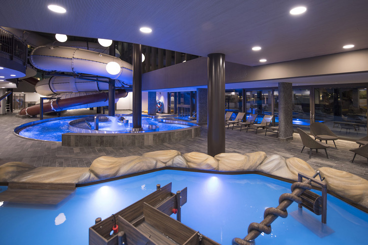 Ihr luxuriöses Hotel mit Pool in Südtirol Ihr luxuriöses Hotel mit Pool in Südtirol