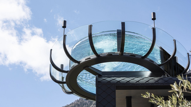 Ihr luxuriöses Hotel mit Pool in Südtirol Ihr luxuriöses Hotel mit Pool in Südtirol