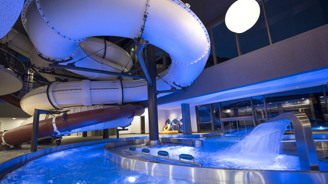 Ihr luxuriöses Hotel mit Pool in Südtirol Ihr luxuriöses Hotel mit Pool in Südtirol